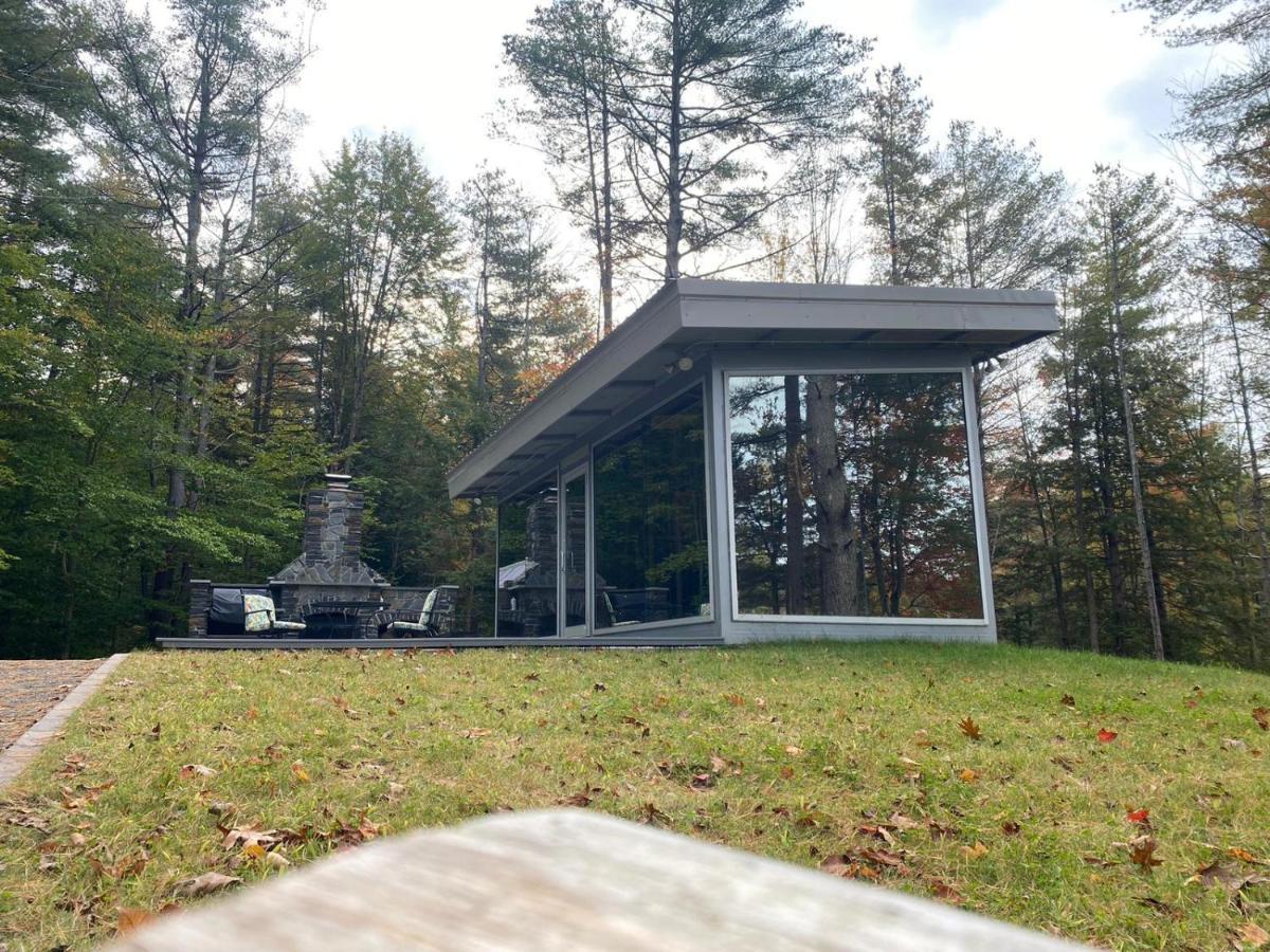 Vermont Mirror House Villa Guilford Exterior photo