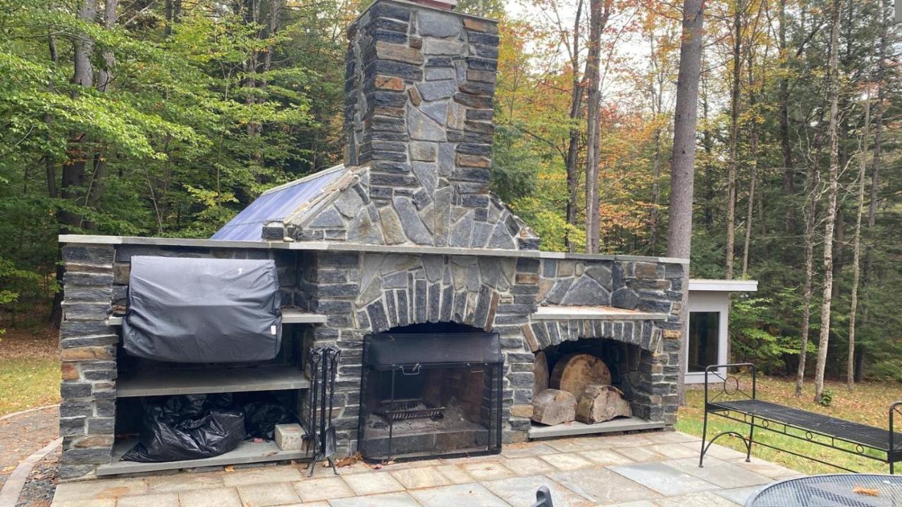 Vermont Mirror House Villa Guilford Exterior photo